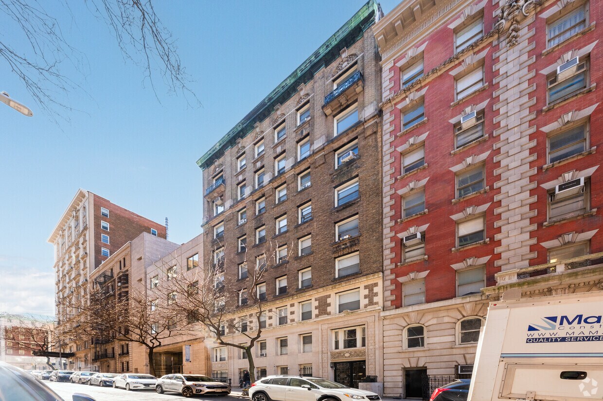 Building Photo - 608 W 115th St