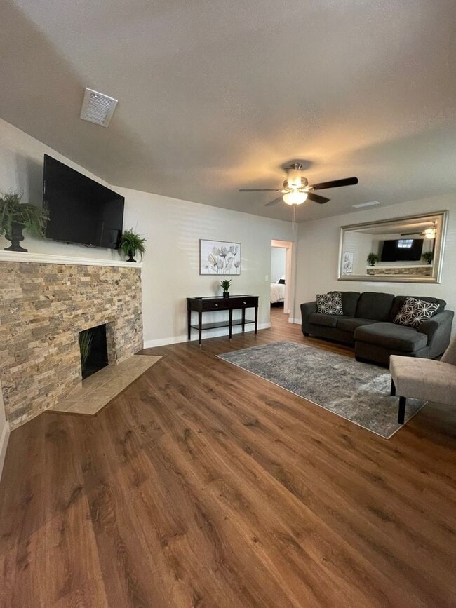 Building Photo - 5 Midway Drive - Corporate Housing Only