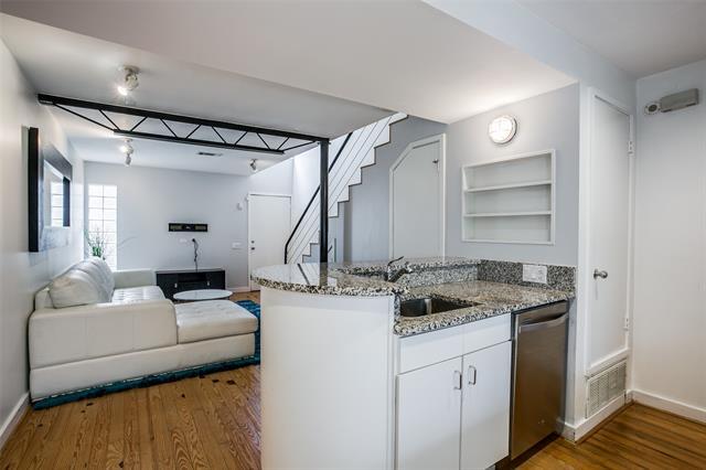 Building Photo - 4242 Buena Vista St
