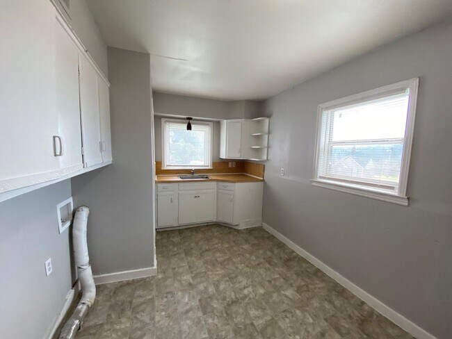 Foto del edificio - 4320 Bishop Hills Dr