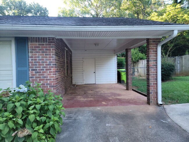 Foto del edificio - Perfect Peachtree City Location, 3 Bedroom...