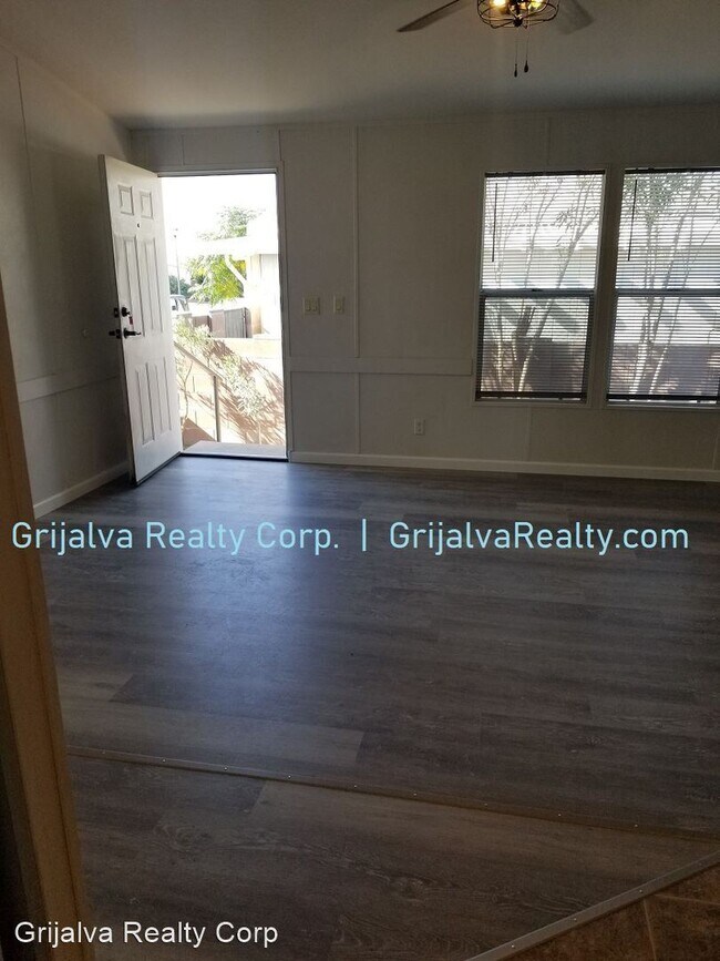 Building Photo - 3 br, 2 bath House - 6237 E Thunder River ...