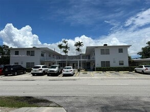 Building Photo - 2435 Van Buren St