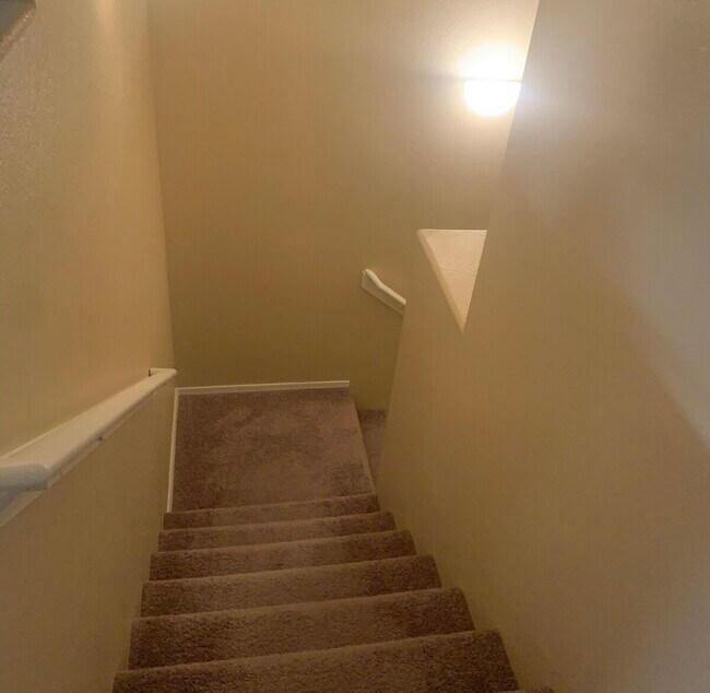Foto del edificio - 356 N 169th Ave