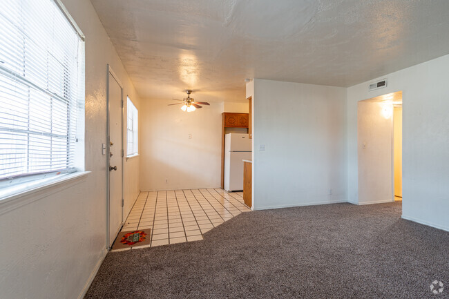 2BR, 1BA - 980SF - Summerplace Apartments