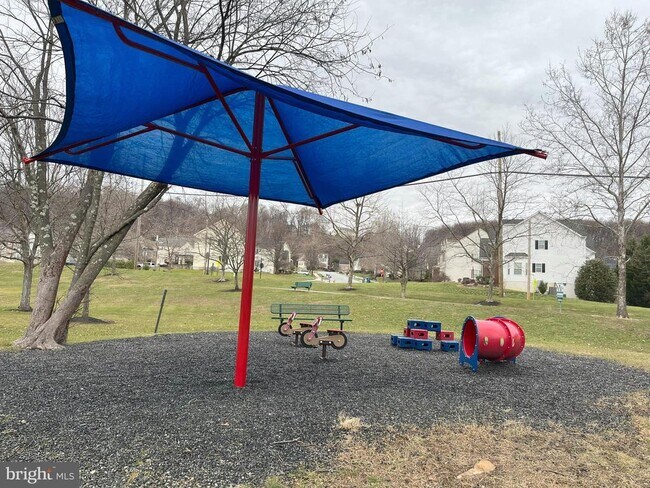 Foto del edificio - 18 Madison Way