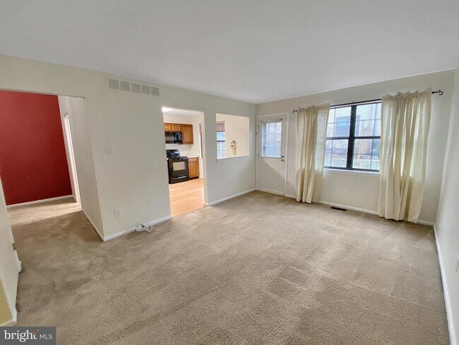 Foto del edificio - 57 Greensward Ln