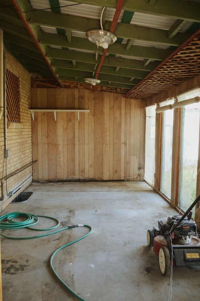 Building Photo - Charming 5 Bed, 2 Bath Home in Blackfoot, Idaho!