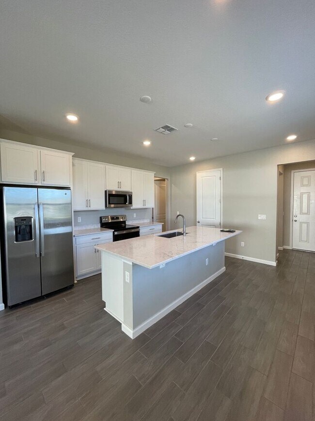 Foto del edificio - 824 Blue Creek Dr