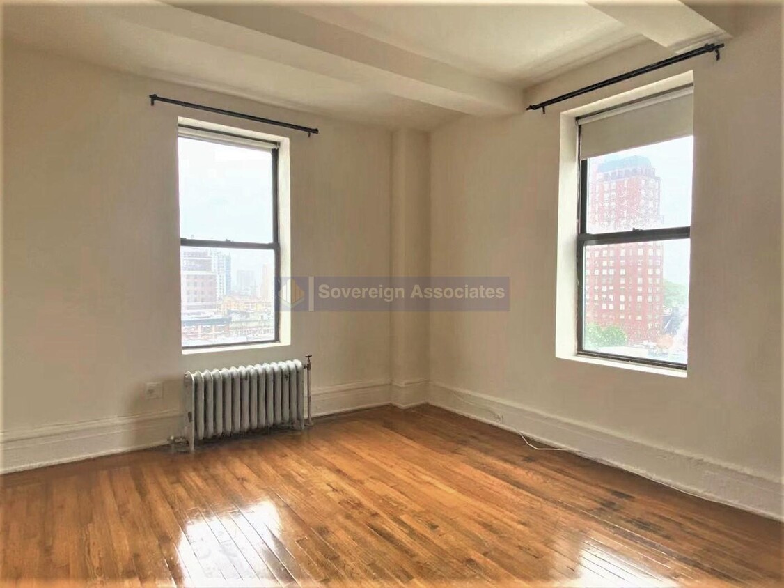 Foto principal - 77 W 104th St