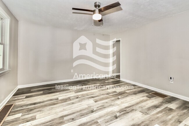 Foto del edificio - 1340 Sale Ave