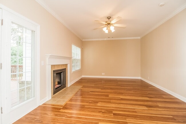 Building Photo - 237 Titans Cir