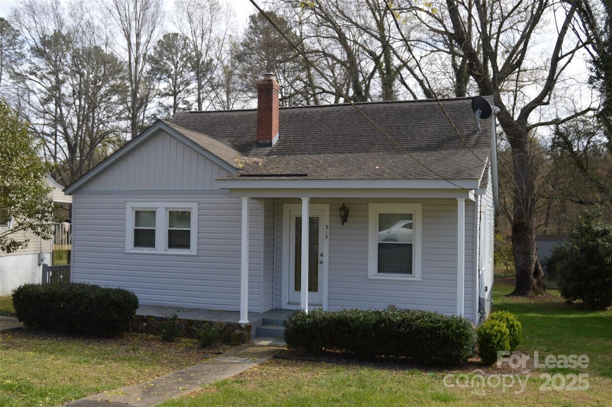 Foto principal - 313 W Bingham St