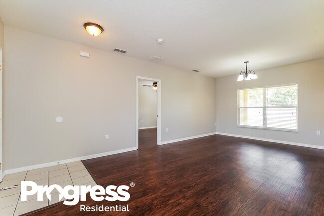 Foto del edificio - 536 Bromley Ct