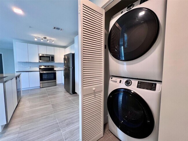 Foto del edificio - 120 N Compass Way