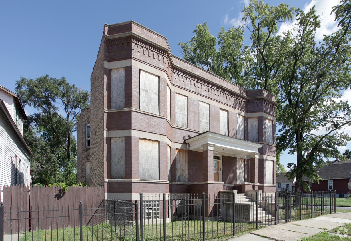 Building Photo - 100-102 W 109th Pl
