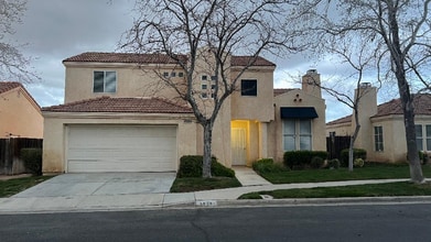 Building Photo - 40204 La Cota Dr
