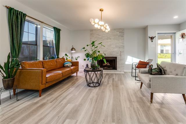 Foto del edificio - 4430 Wind River Ln