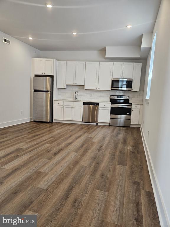 Foto principal - 6202-4 Germantown Ave