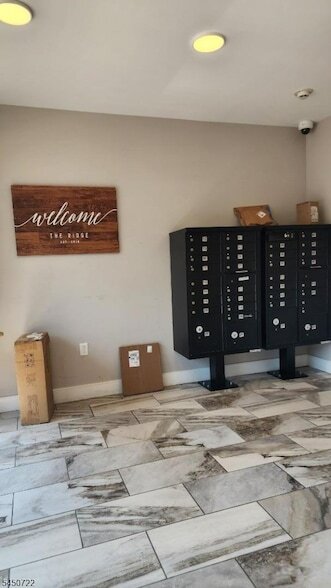 Foto del edificio - 241 Ridge Rd