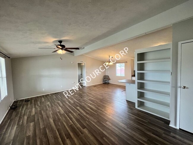 Building Photo - 3 Bedroom Single Story Home for Rent in Ro...