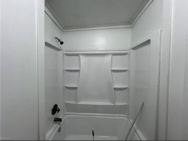 Photo - 1529 Vine St (Norfolk, VA) Apartment