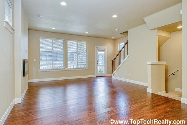 Building Photo - Outstanding Corner Lot 4BD* 2.5 BA* Locate...