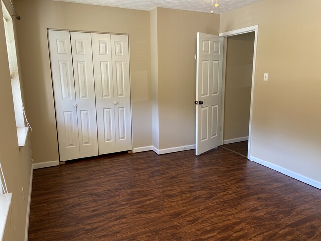 Front Upstairs bedroom - 114 Stonetree Drive