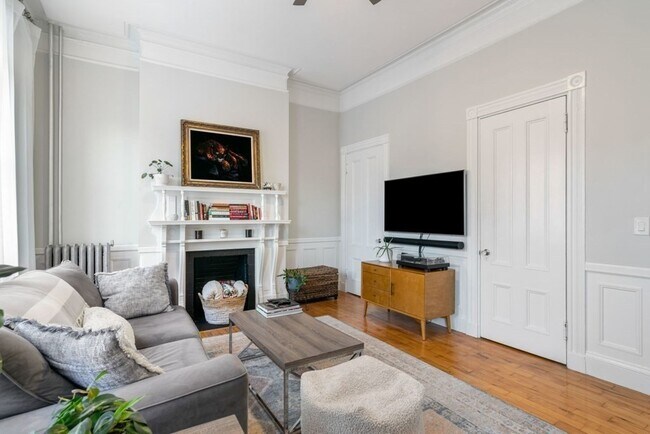 Building Photo - 1411 Washington St