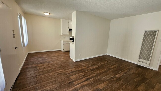 Foto del edificio - 866 W 126th St