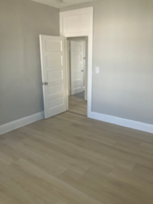 Foto del edificio - Spacious 2-Bedroom, 1-Bath Home on Saint Charles Ave – Available Now