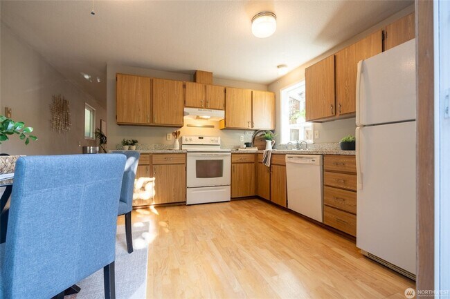 Building Photo - 2bd/1.5ba Seattle House