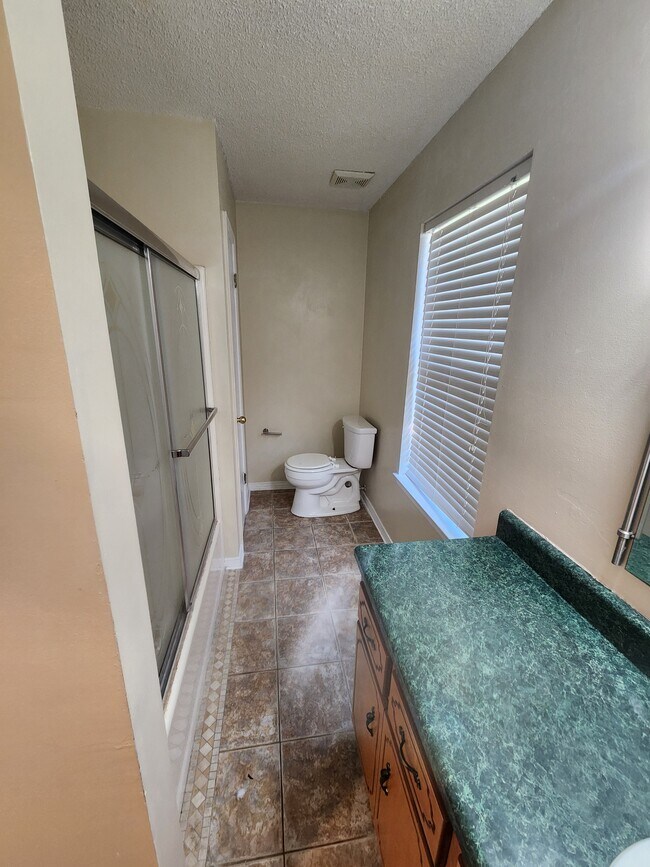 Primary bath - 2251 Sparrow Ln