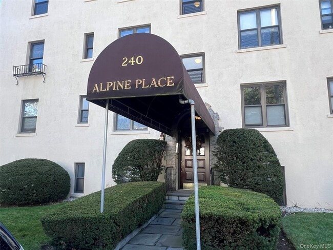 Building Photo - 240 Alpine Pl Building Photo - 240 Alpine Pl