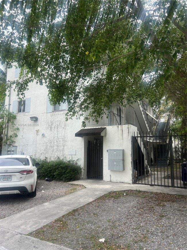 Building Photo - 3680 Oak Ave