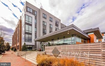 Building Photo - 145 Riverhaven Dr