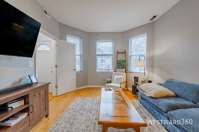 Photo - 3242 N Hoyne-1 Apartment