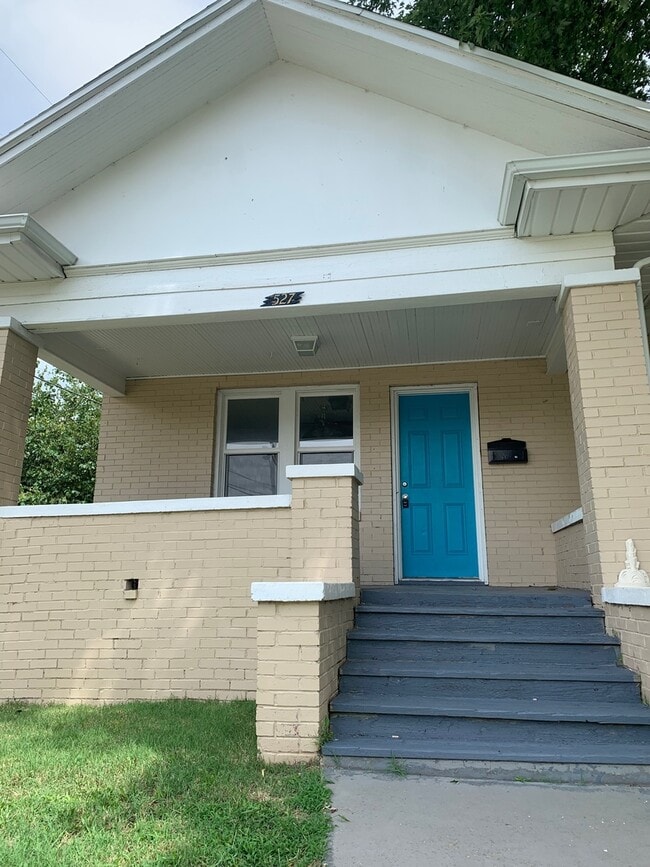 Building Photo - 3 Bedroom Home with Full Basement