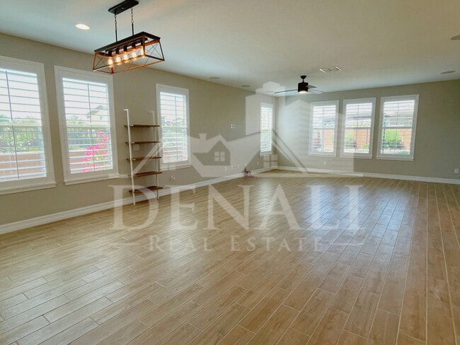 Building Photo - 13648 N 144th Dr