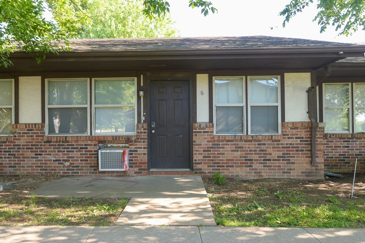 4819 Marion St Unit 6, Russellville, MO 65074 Room for Rent in