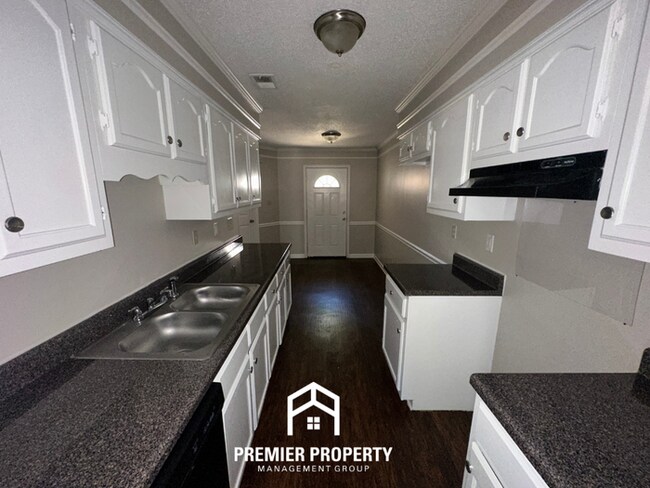 Building Photo - 5827 Grassy Valley Dr