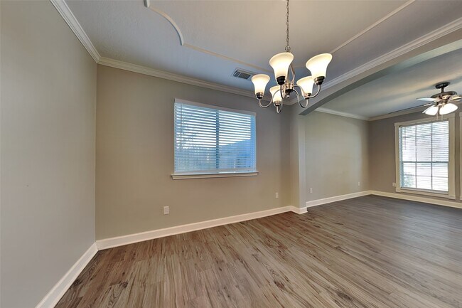 Foto del edificio - 29439 Fox River Dr