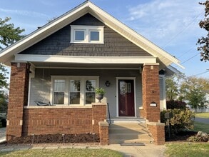 Building Photo - 1117 E Glen Ave