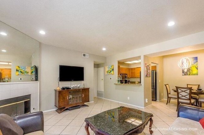 Building Photo - 24117 Del Monte Dr