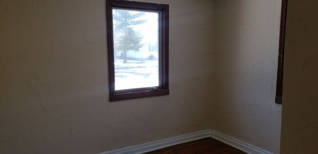 Foto del edificio - 3 bedroom 1 bath