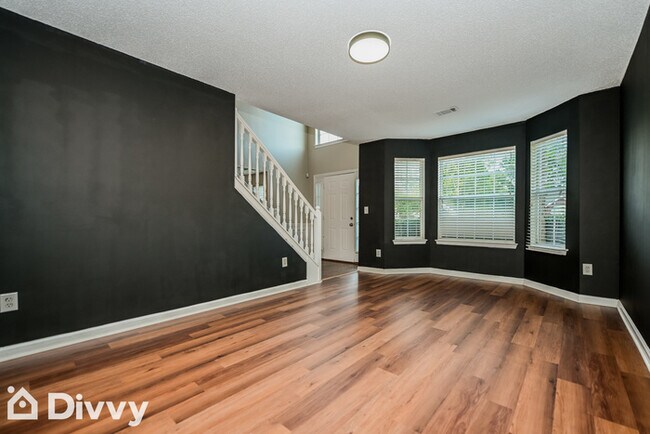 Building Photo - 825 Brisley Cir