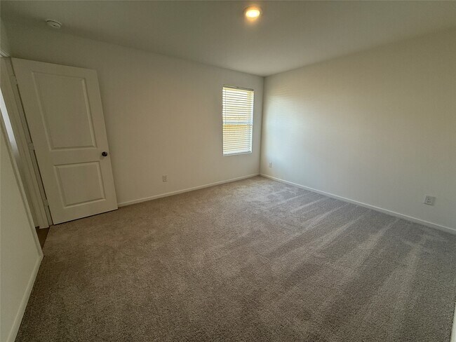 Building Photo - 3013 Blue Gem Ct