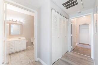 Building Photo - 5655 E Sahara Ave