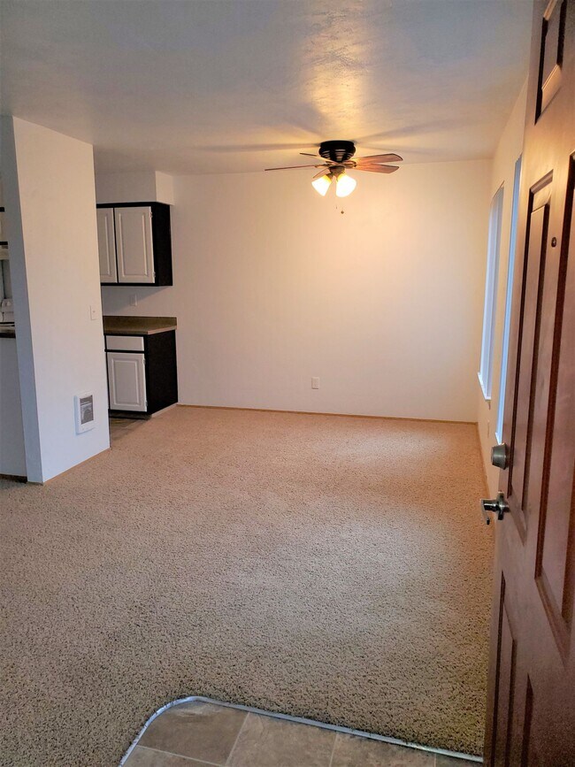 Foto del edificio - One Bedroom, One Bath - Special $1275.00 and Second Month Free!