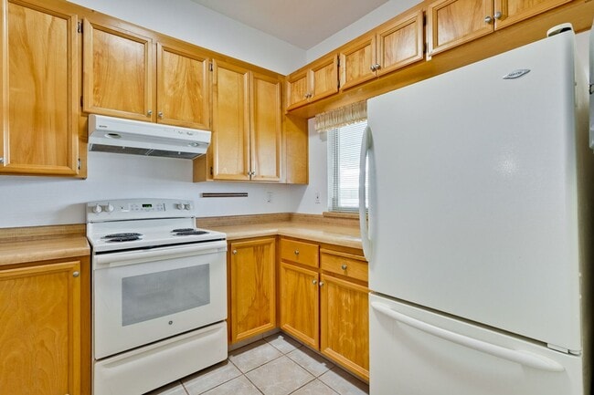 Building Photo - Cozy 1 Bed, 1 Bath Condo